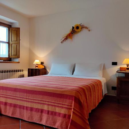 Il Girasole Bed & Breakfast Fosdinovo Ngoại thất bức ảnh